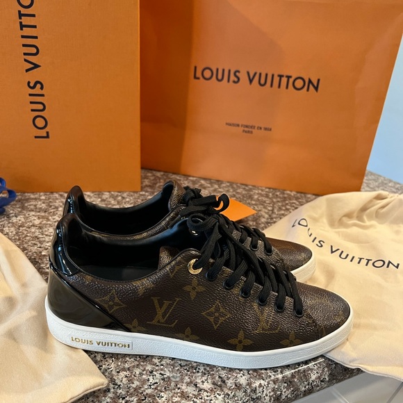 LOUIS VUITTON 8.5 Women Authentic - Picture 1 of 6